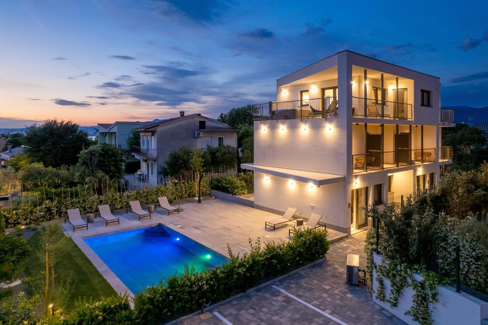 Mara M 4 Heated Pool And Whirpool *